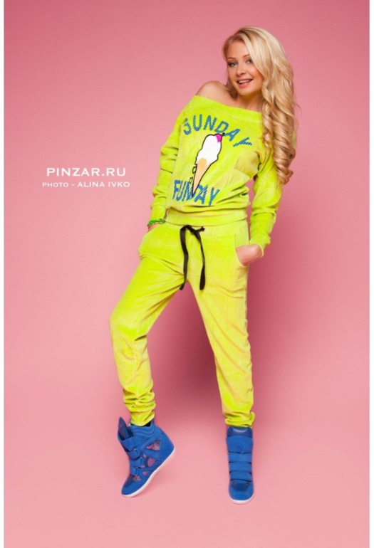 Love Pink Велюровые Костюмы