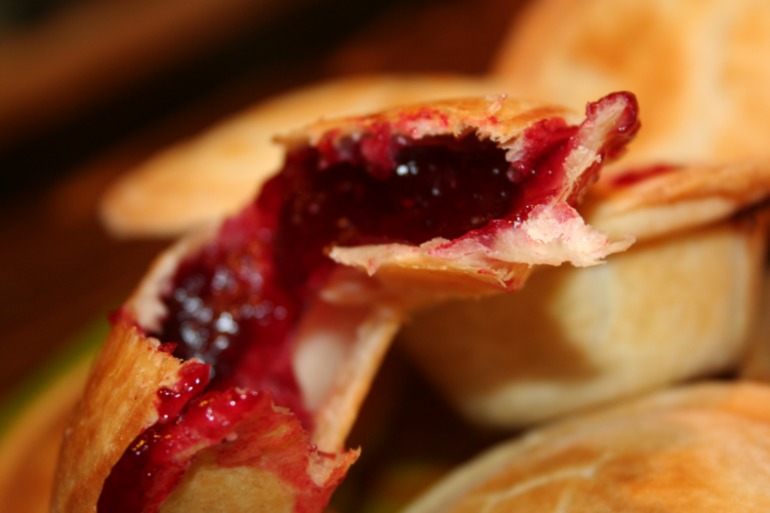 Кексики со сладкой начинкой)))