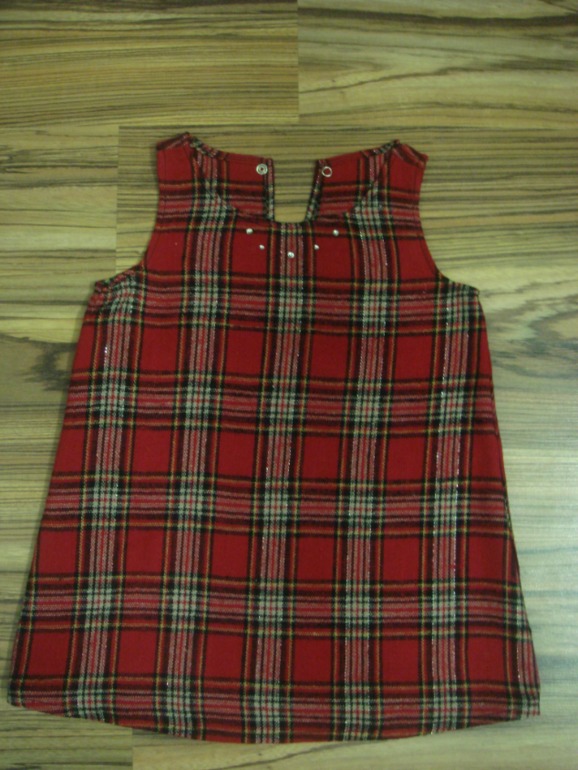 А это второй подарок воспитателю,ее доче-туника -платье