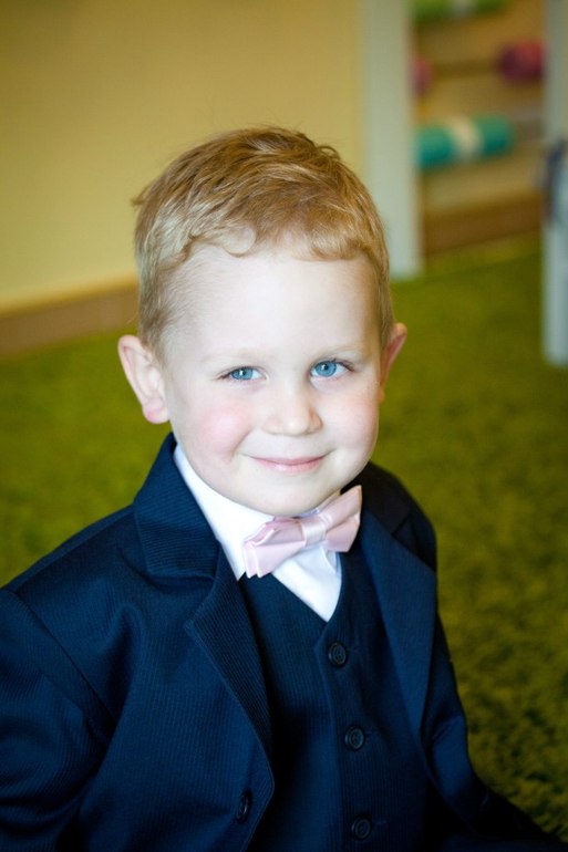 Костюм тройка 3 года (100 см) - 1600 руб.