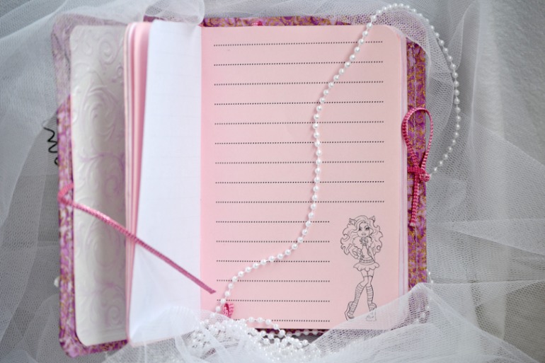 Розовые блокнотики для сестричек-двойняшек :-)
