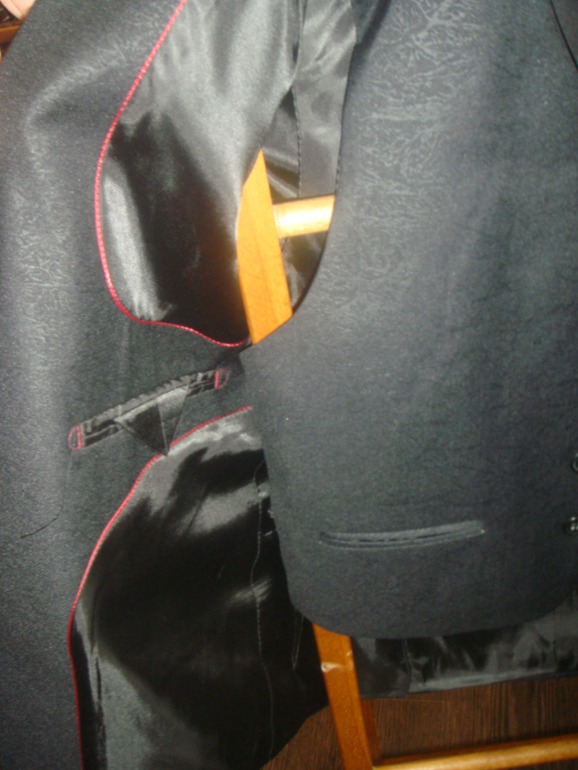 Костюм тройка д/мальчика 9-10 лет НОВЫЙ