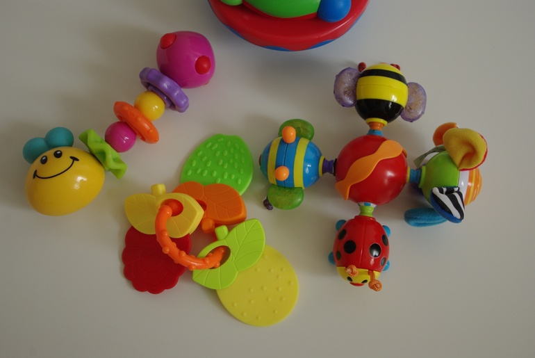 Игрушки