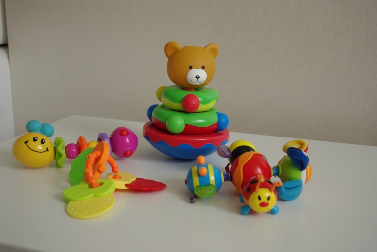 Игрушки