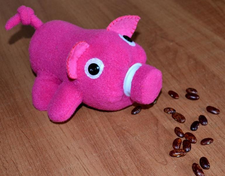 Покорми хрюшу.