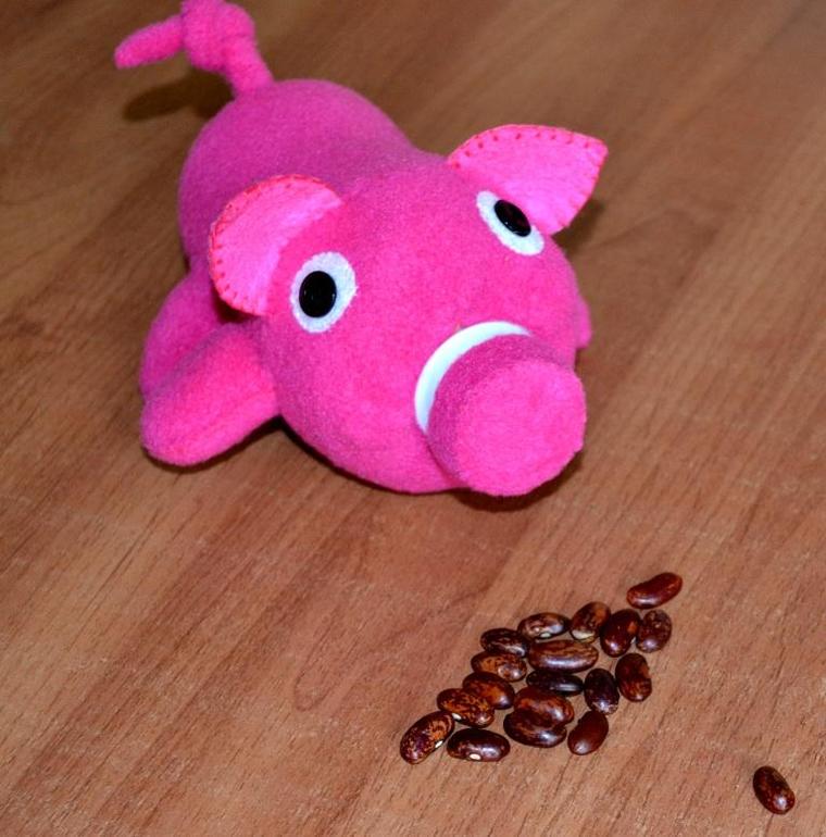 Покорми хрюшу.