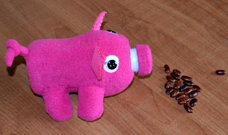 Покорми хрюшу.