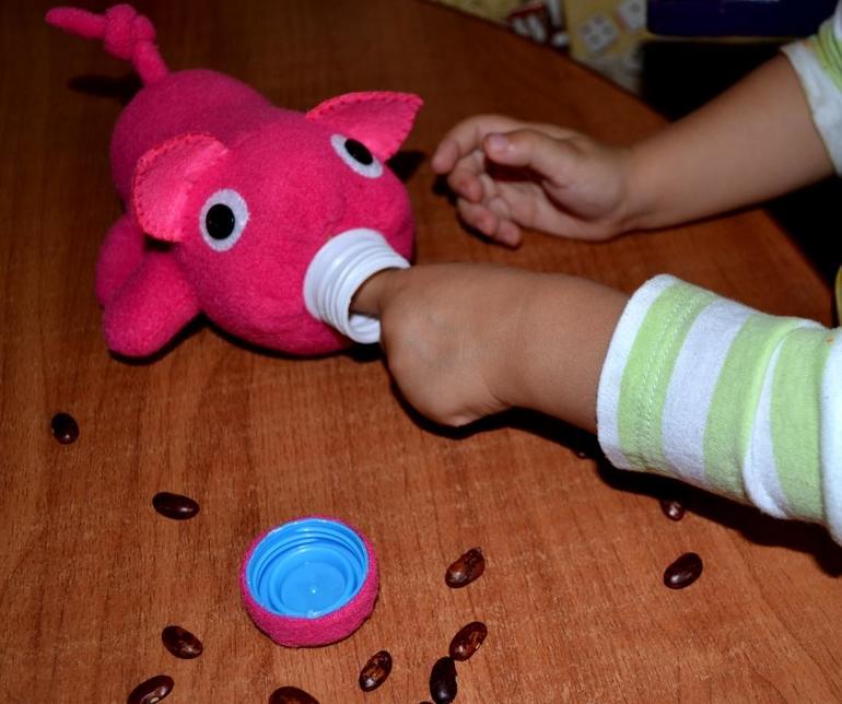 Покорми хрюшу.