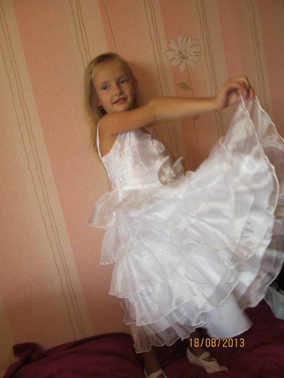Платье для свадебных приемов для девочки Б/у
