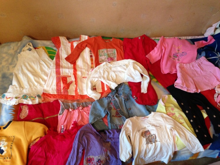 Вещи пакетом. Есть возраст от 3 мес до 6 лет. Все вещи фирменные. 1000руб