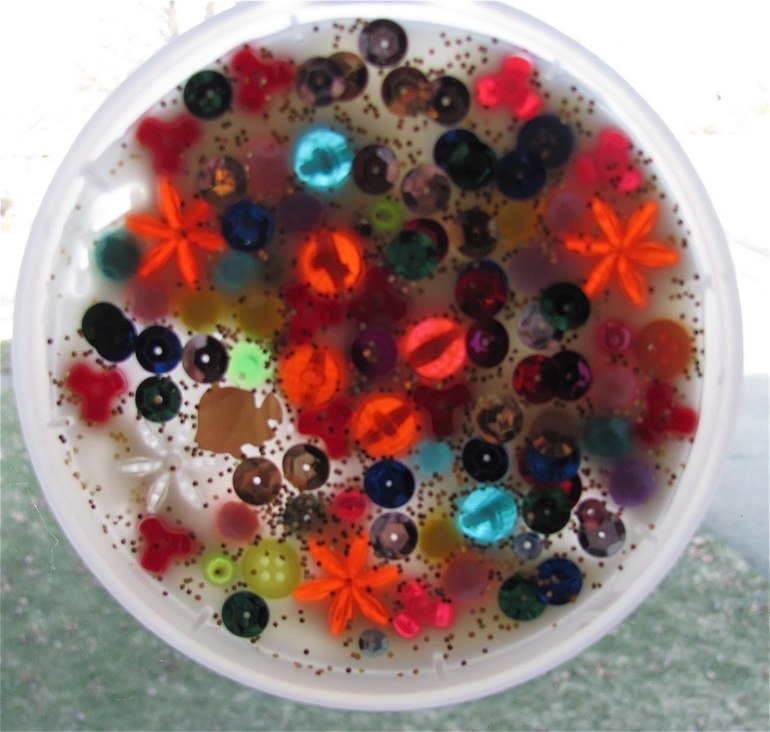 ВИТРАЖИ НА ПЛАСТИКОВЫХ КРЫШКАХ