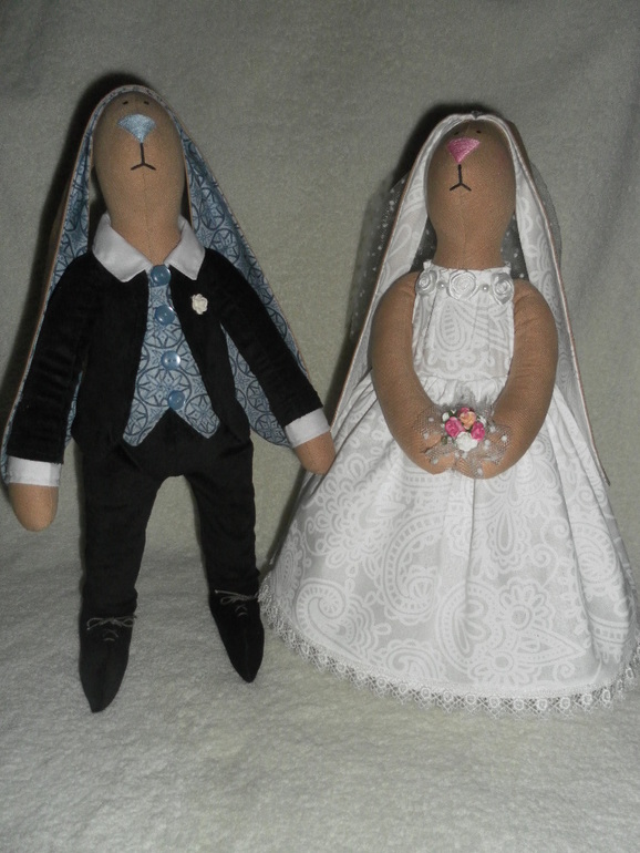 Мой первый опыт в пошиве зайчиков)))