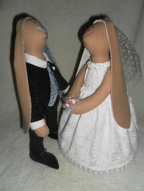 Мой первый опыт в пошиве зайчиков)))