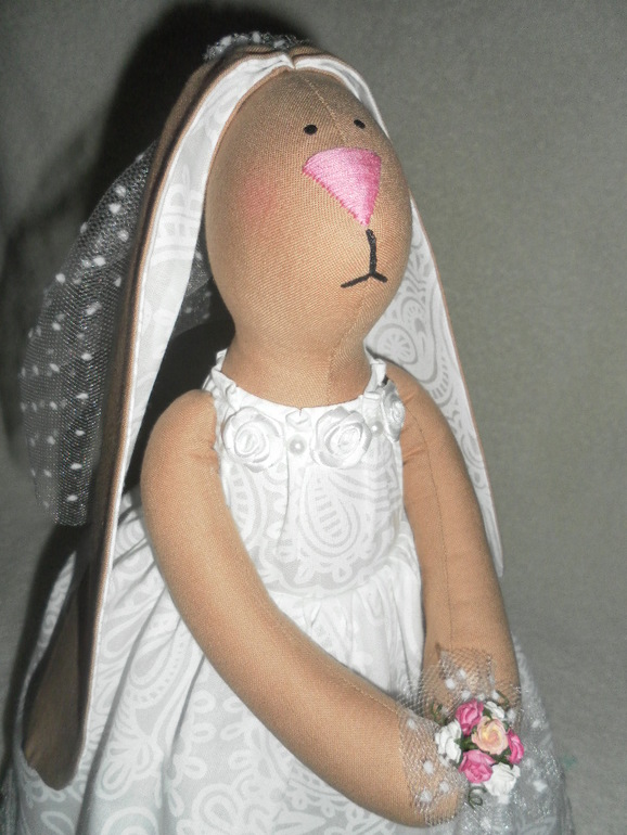 Мой первый опыт в пошиве зайчиков)))