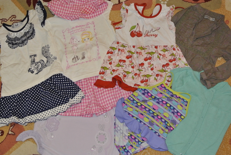 Продам пакетом наш летний гардеробчик. На девочку 86-92 см. Почта.