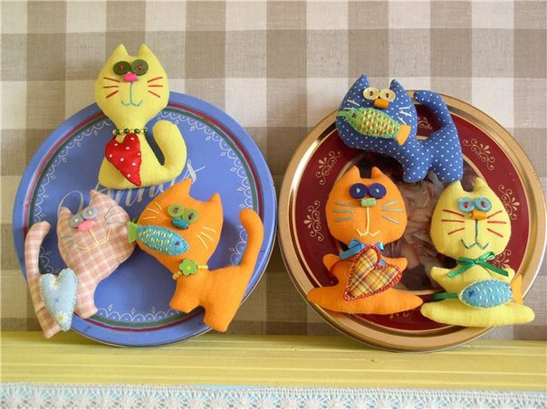 Веселые котики - магниты на холодильник =)