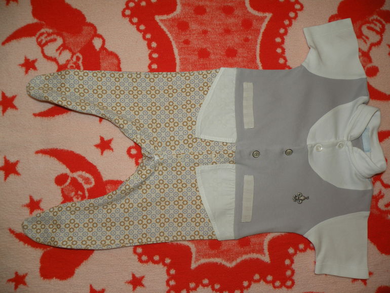 Комбинезон нарядный для мальчика 3-6 мес. 500 руб.