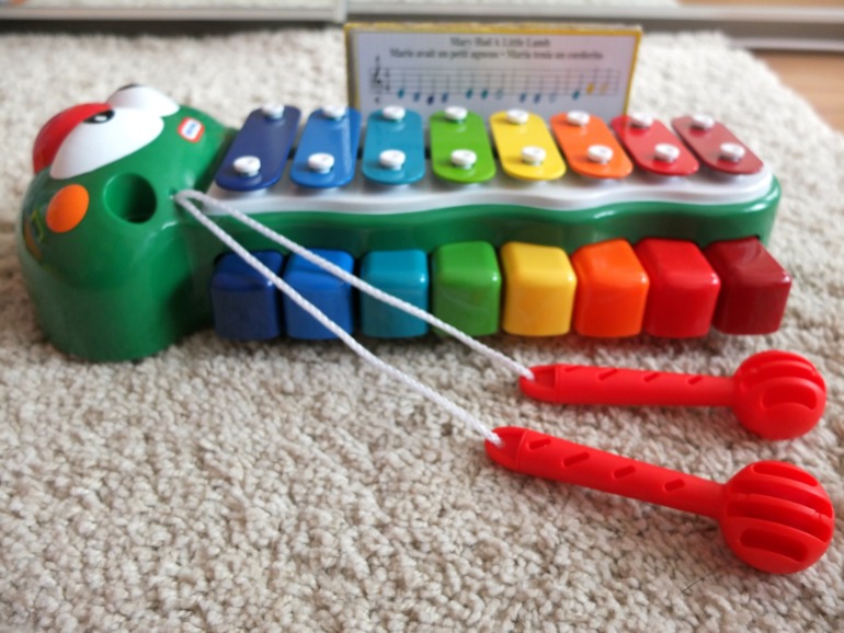 Наши любимые музыкальные игрушки в годик - барабан Battat и ксилофон Little Tikes