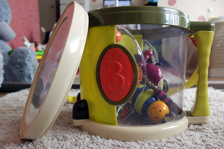 Наши любимые музыкальные игрушки в годик - барабан Battat и ксилофон Little Tikes