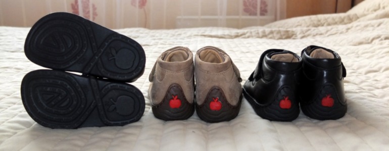Привезла нам бабушка подарки из Европы... (одежда и обувь)