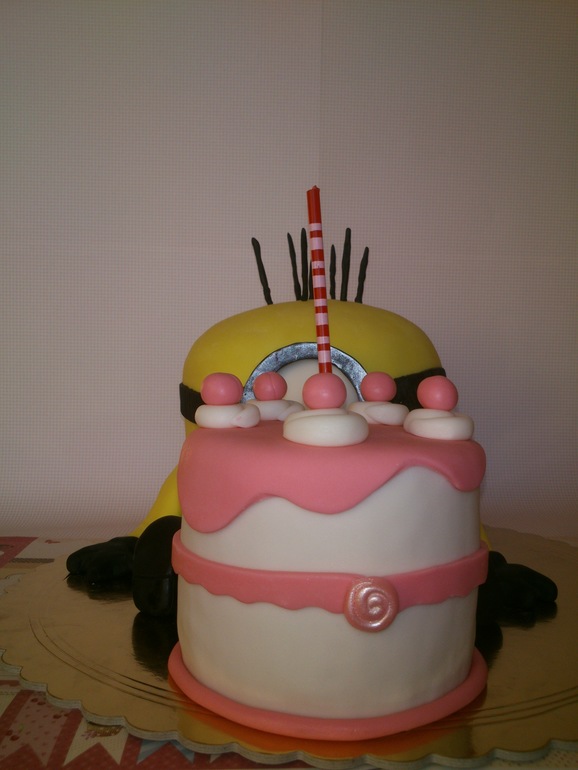 Мой четвёртый мастичный. Миньон из Гадкого Я:)