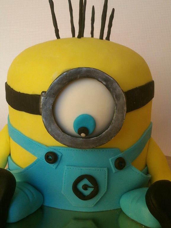 Мой четвёртый мастичный. Миньон из Гадкого Я:)