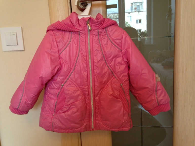 Продам 2 куртки+полукомбинезон,весна\осень+свитер+шапка+шарф, 86 рост.2000руб.