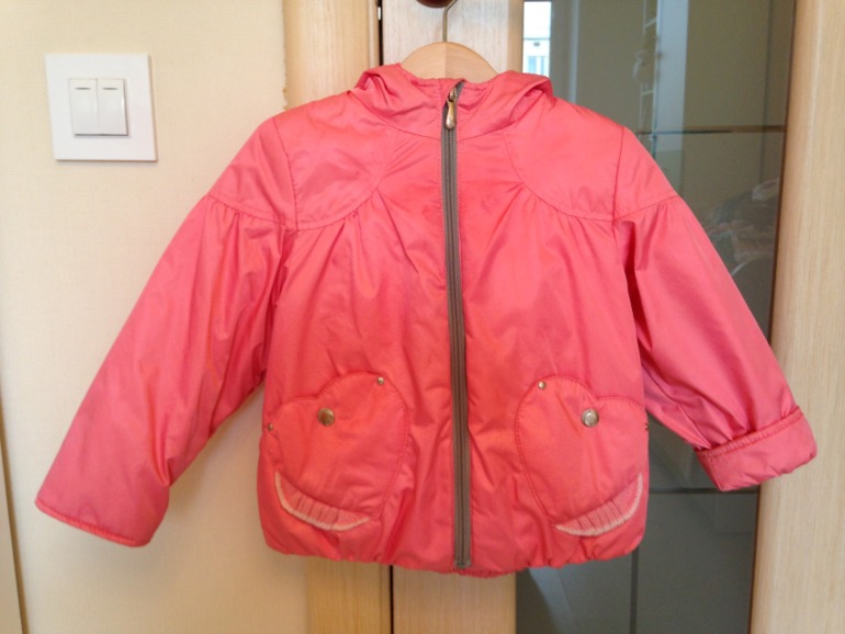 Продам 2 куртки+полукомбинезон,весна\осень+свитер+шапка+шарф, 86 рост.2000руб.