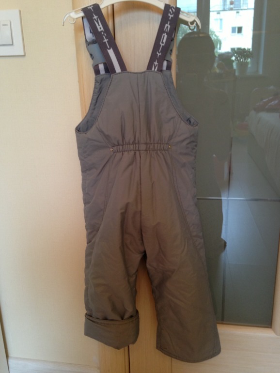 Продам 2 куртки+полукомбинезон,весна\осень+свитер+шапка+шарф, 86 рост.2000руб.