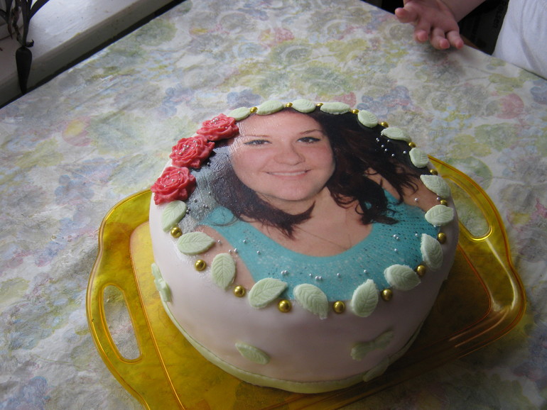 Вот и  мои начинания. Очень нужна критика, т.к. потихонечку начала делать на заказ.