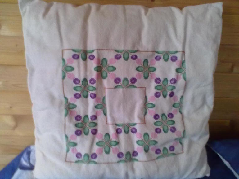 Мои вышивки, то малое что осталось и не раздалось)))