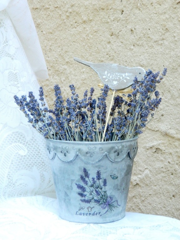 Очень люблю делать всякие вещицы для декора дома или для фотосессий)