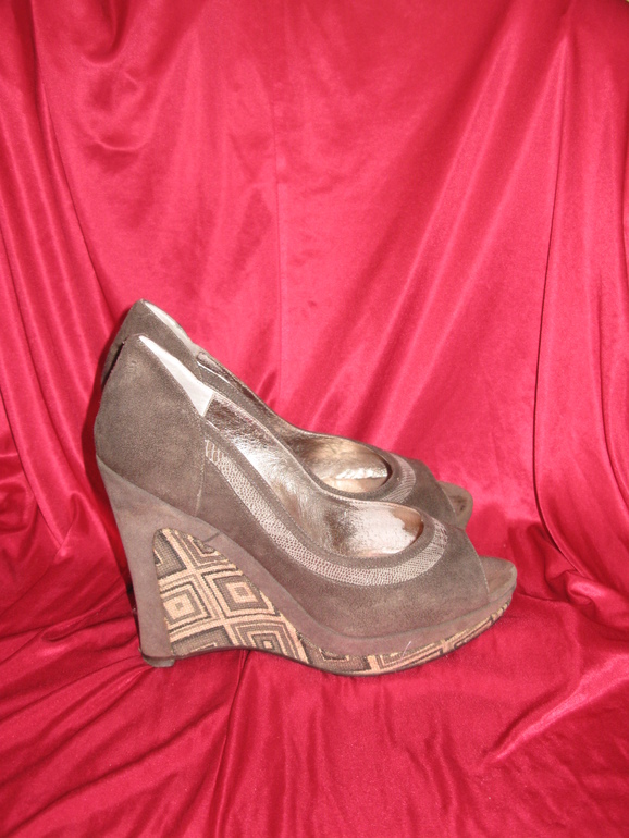 Туфли замшевые .Италия. 38р. 3000 р.