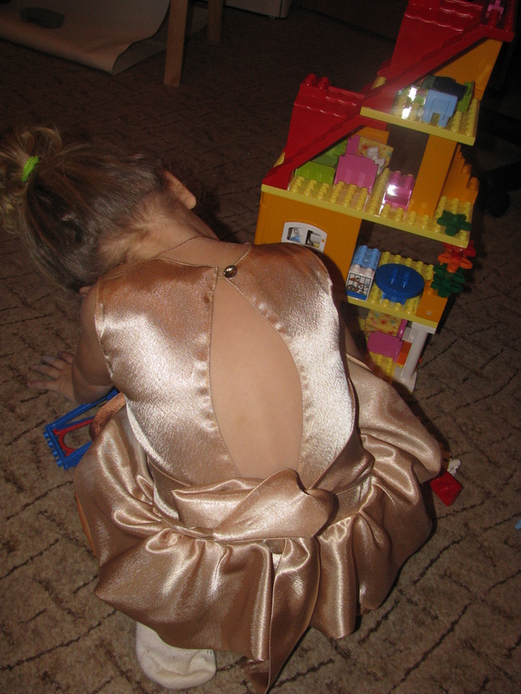 Костюмы и платья для маленьких принцесс