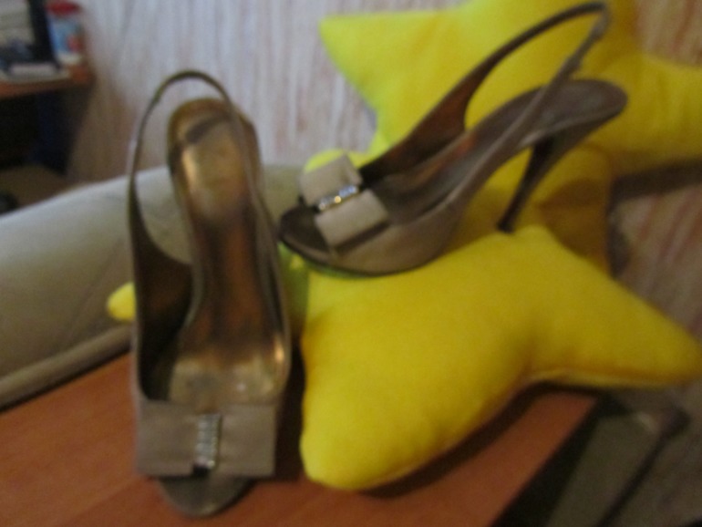 Нарядные туфли на 39 р-р ))