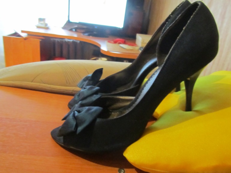 Нарядные туфли на 39 р-р ))