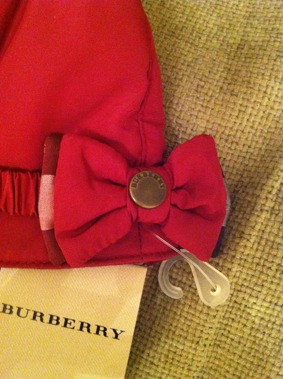 BURBERRY малиново-розовая шапка-колокол 2500 руб.