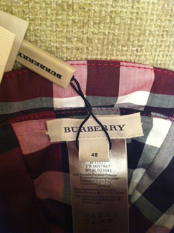 BURBERRY малиново-розовая шапка-колокол 2500 руб.