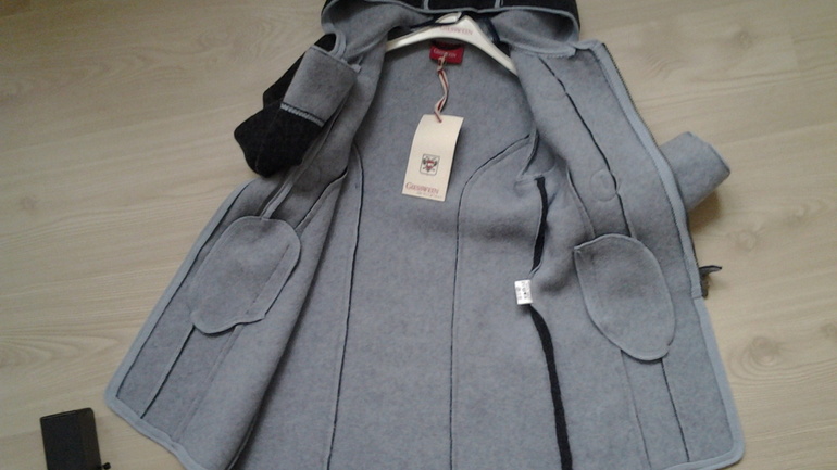 Продам пальто Giesswein для девочек