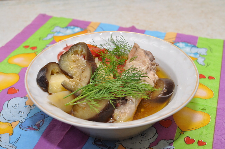 Аджапсандал(и) с окорочком.