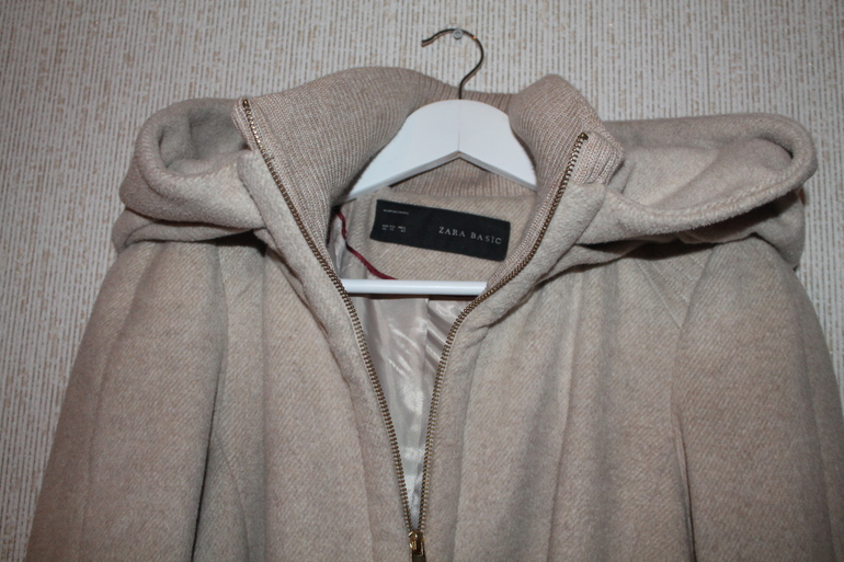 Продам пальто Zara. 2500 р.