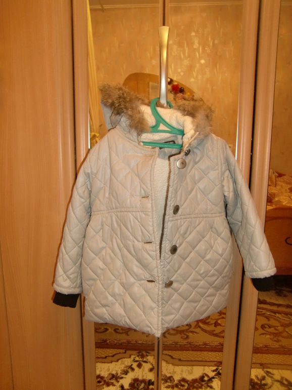 Продам осеннюю одежду для девочки 4-5лет