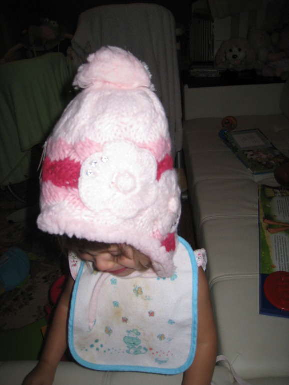 Шапки зимние на девочку.