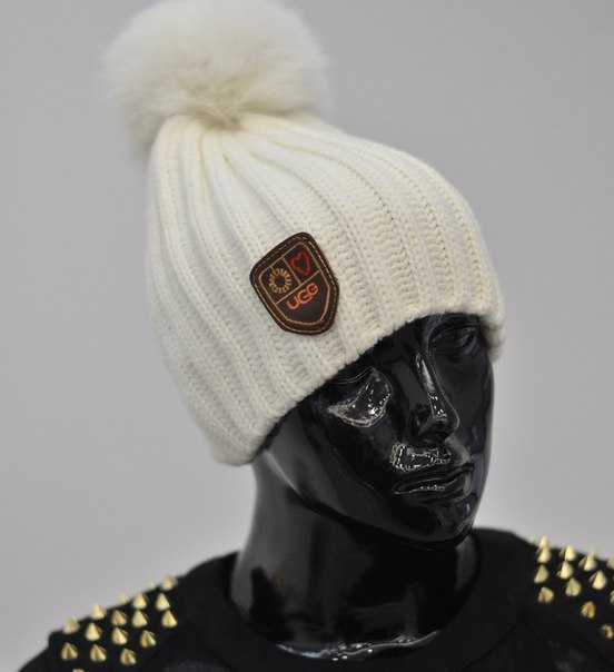 В НАЛИЧИИ! шапки угг-цена 1200р