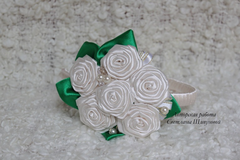 Ободочек "Букет бежевых роз"