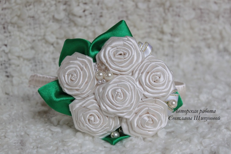 Ободочек "Букет бежевых роз"