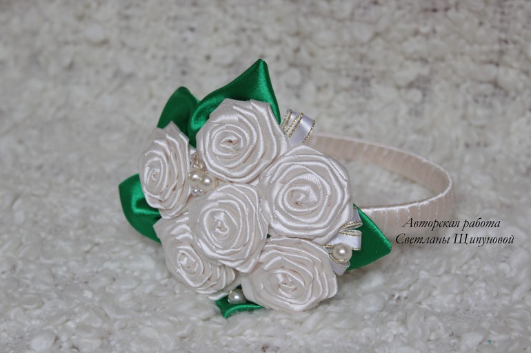 Ободочек "Букет бежевых роз"