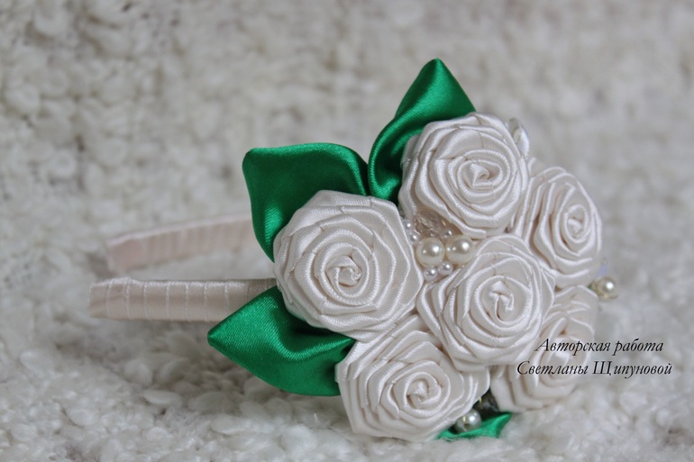 Ободочек "Букет бежевых роз"