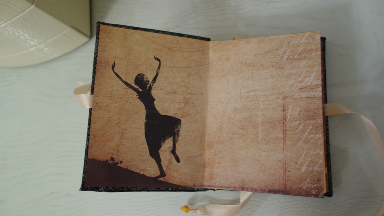 Блокнотик в кожаной обложке