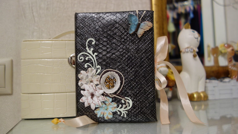 Блокнотик в кожаной обложке